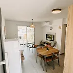Wake Up By The Sea Beachfront Flats - Apartment