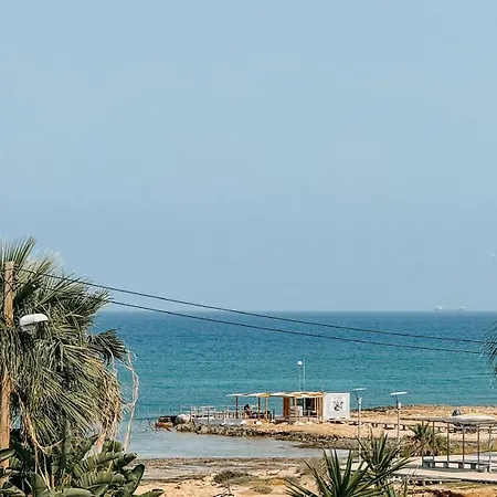 Wake Up By The Sea Flats * بروتاراس