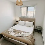 Wake Up By The Sea Beachfront Flats - Apartment *