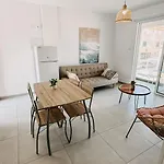 Apartment Wake Up By The Sea Beachfront Flats - *