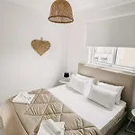 Wake Up By The Sea Beachfront Flats -