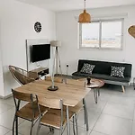 Wake Up By The Sea Beachfront Flats - Apartment
