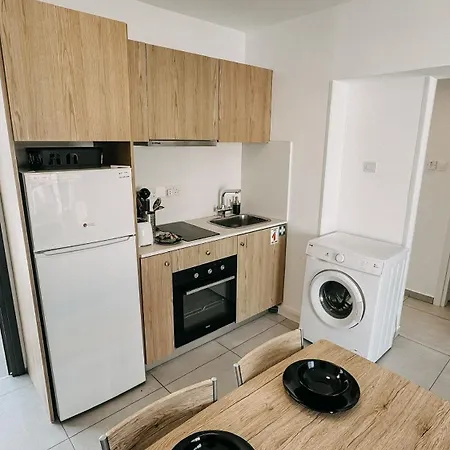 Апартаменты Wake Up By The Sea Beachfront Flats -