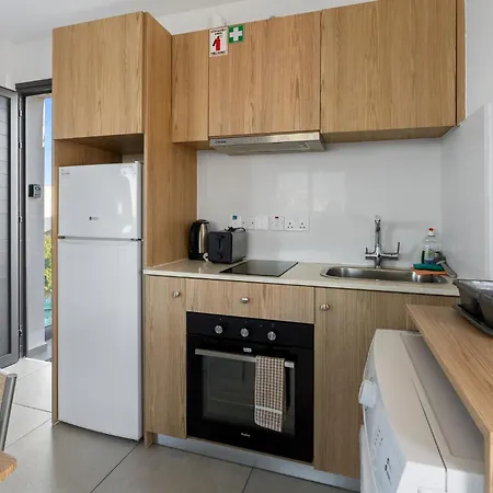 شقة Wake Up By The Sea Beachfront Flats - *