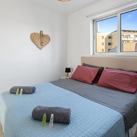 شقة Wake Up By The Sea Beachfront Flats - *