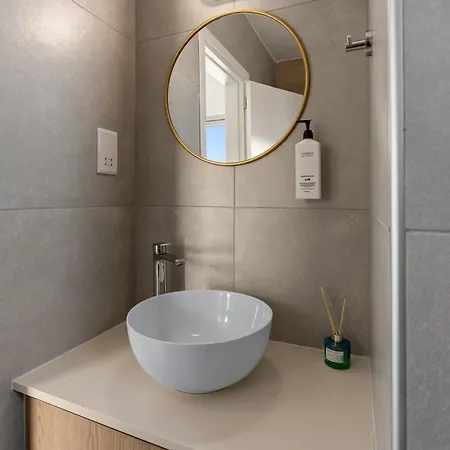 شقة Wake Up By The Sea Beachfront Flats - *