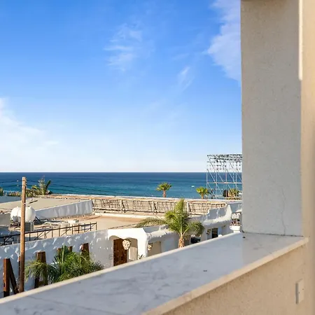 شقة Wake Up By The Sea Beachfront Flats - *
