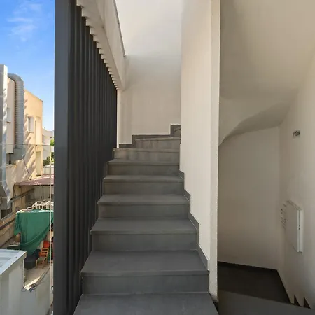 Wake Up By The Sea Beachfront Flats - بروتاراس