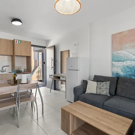 Wake Up By The Sea Beachfront Flats -