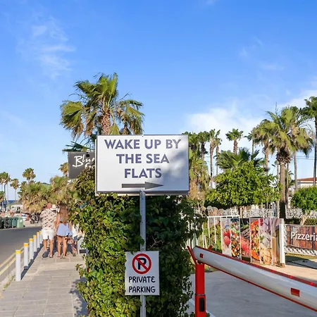 Wake Up By The Sea Beachfront Flats - بروتاراس