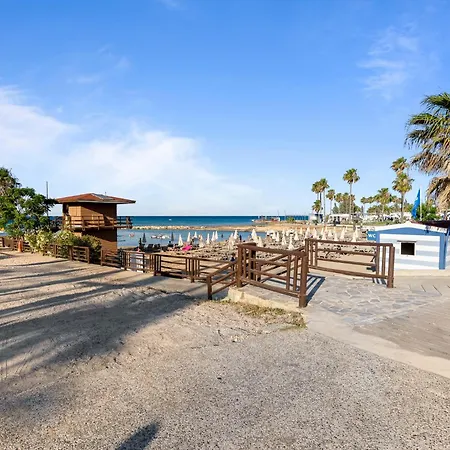 Wake Up By The Sea Beachfront Flats -