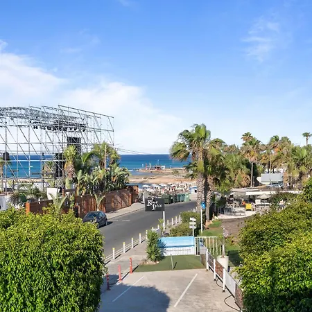 Wake Up By The Sea Beachfront Flats - Appartement