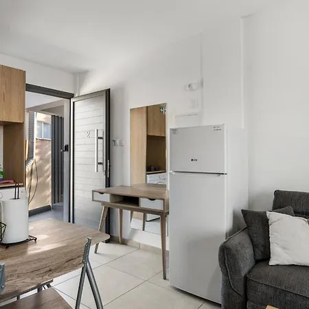 شقة Wake Up By The Sea Beachfront Flats - *
