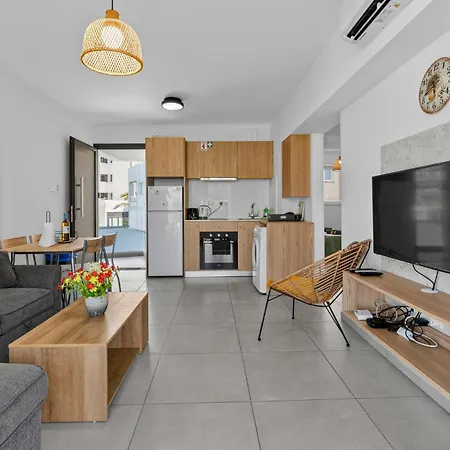 Wake Up By The Sea Beachfront Flats -