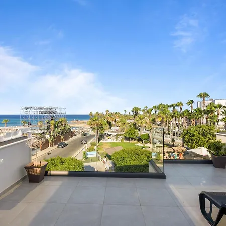 شقة Wake Up By The Sea Beachfront Flats - *